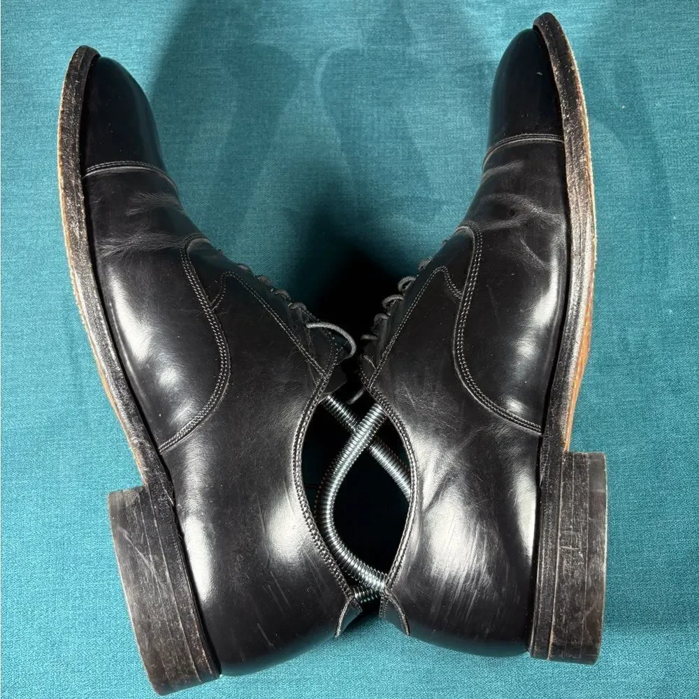 Size 9 - Johnston & Murphy Men's Black Leather shoes